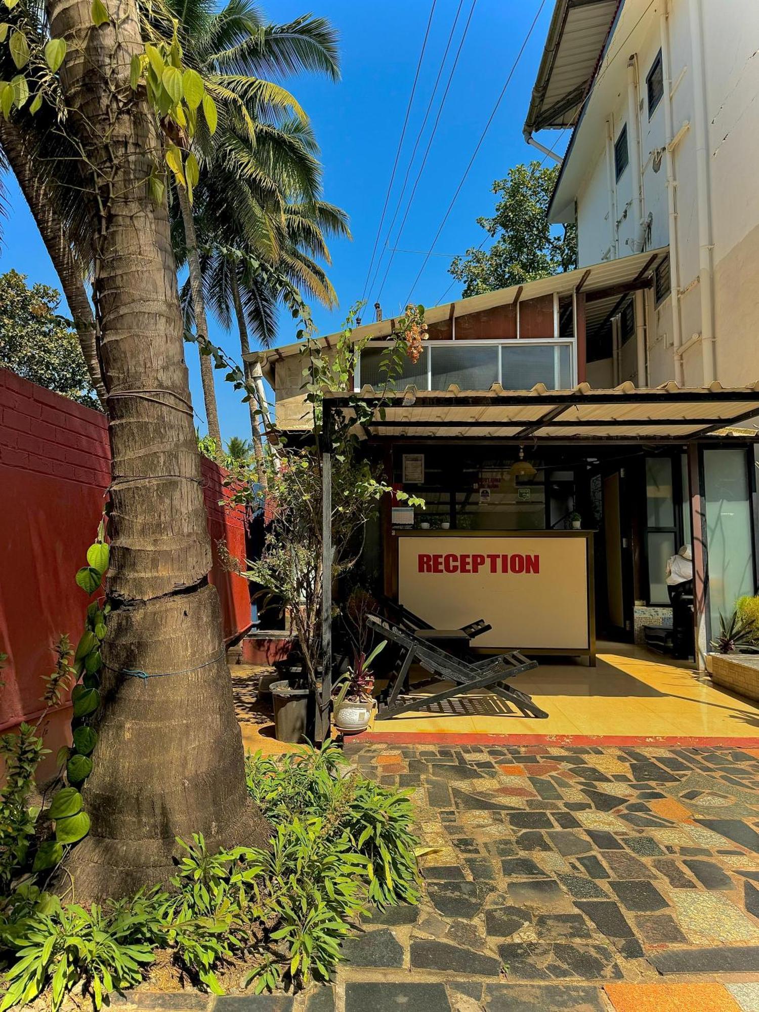 1Bhk Suites With Kitchen & Pool By Goaround Homes At Vagator Ngoại thất bức ảnh