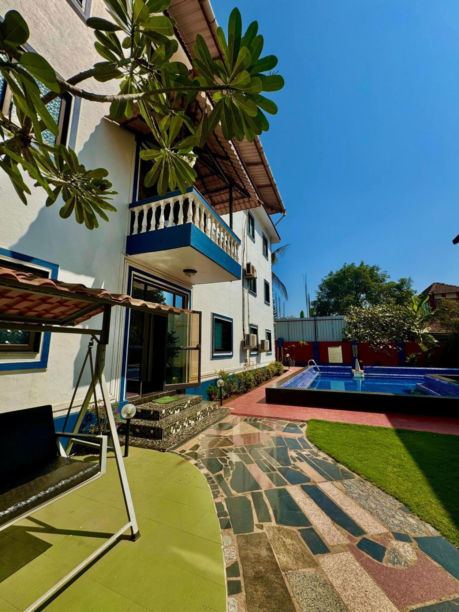 1Bhk Suites With Kitchen & Pool By Goaround Homes At Vagator Ngoại thất bức ảnh